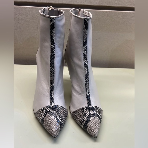 GIOVANNA GRAZZINI MADE IN ITALY Elegant White and Black Heeled Boots Snakeskin - Picture 1 of 5